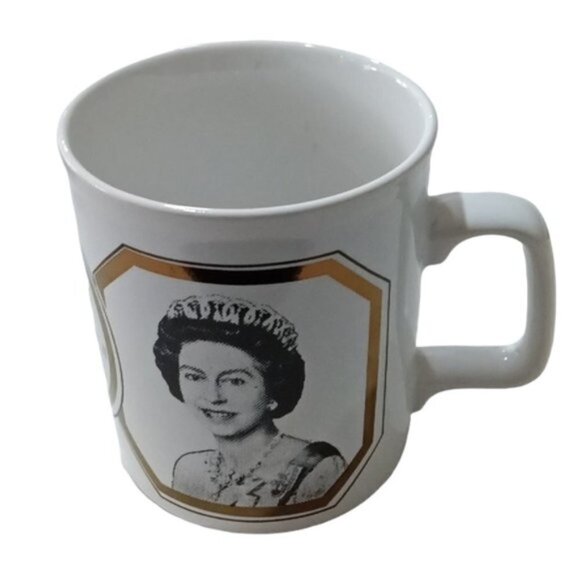 Vintage Queen Elizabeth II Silver Jubilee Mug 1977 Kiln Craft English Ironstone - Picture 1 of 7